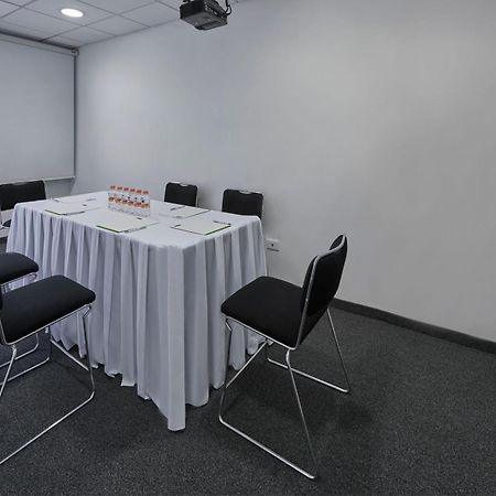 City Express Junior By Marriott Toluca Aeropuerto Exterior photo