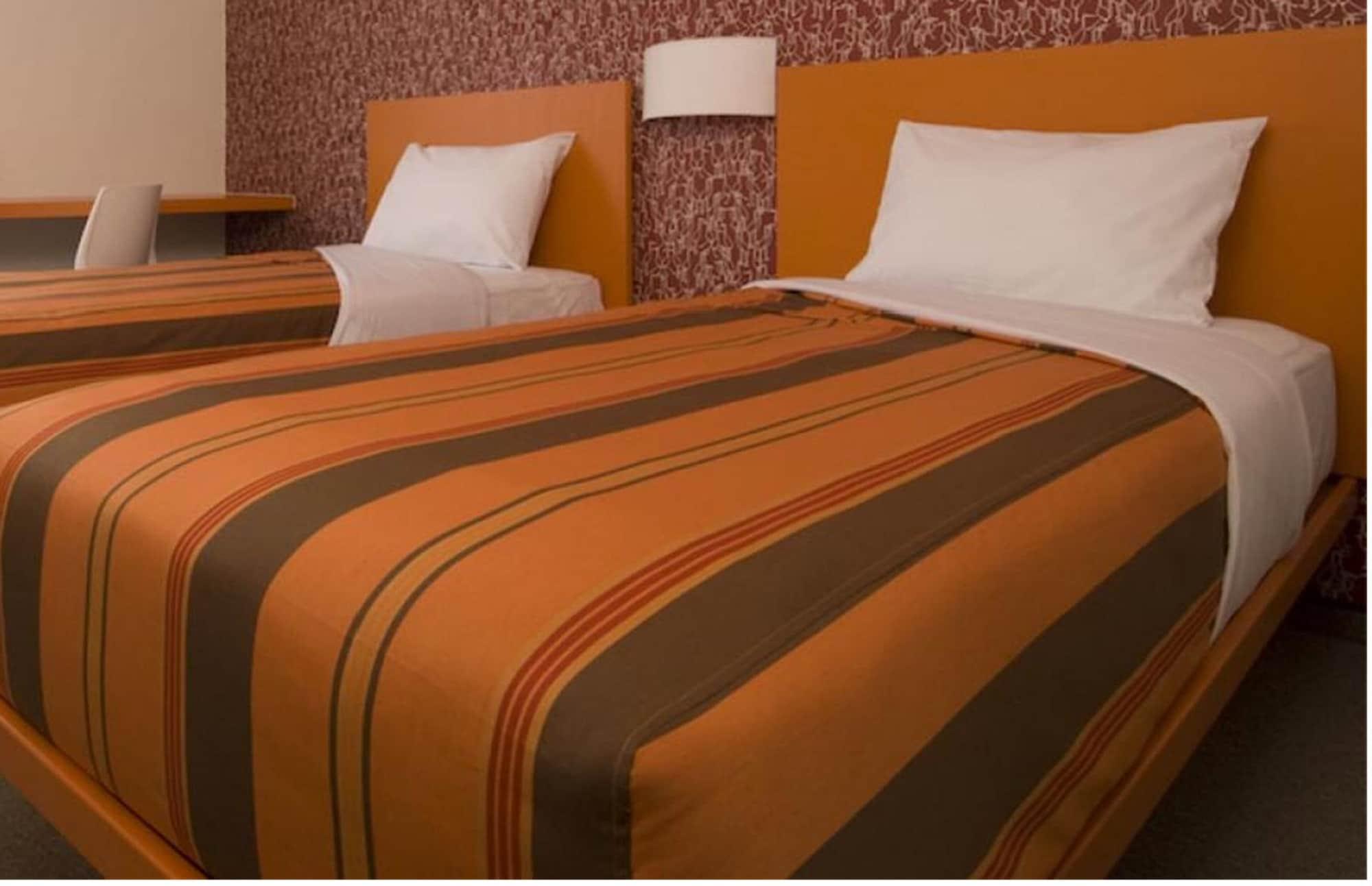 City Express Junior By Marriott Toluca Aeropuerto Exterior photo
