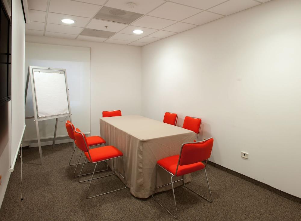 City Express Junior By Marriott Toluca Aeropuerto Exterior photo
