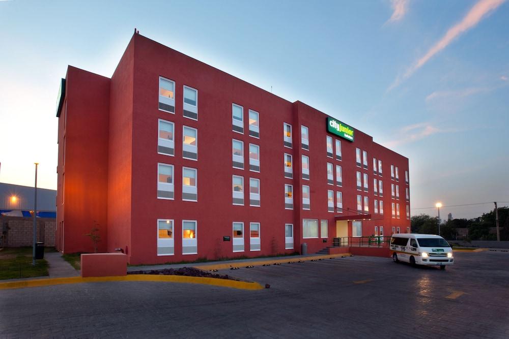 City Express Junior By Marriott Toluca Aeropuerto Exterior photo