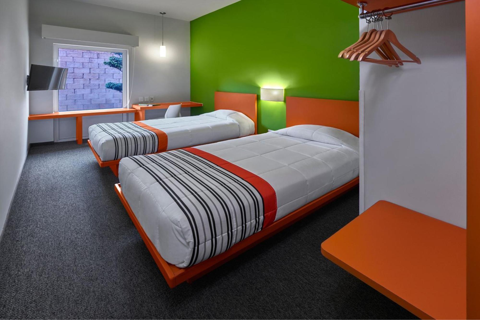 City Express Junior By Marriott Toluca Aeropuerto Exterior photo