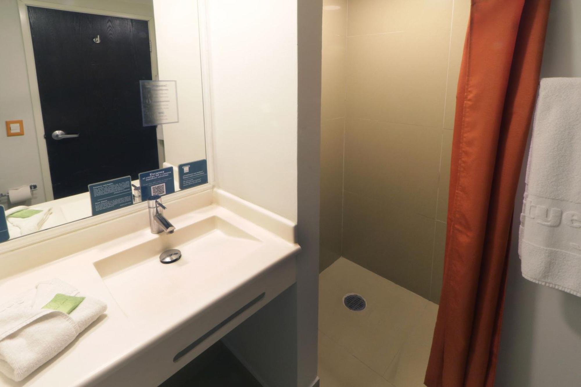 City Express Junior By Marriott Toluca Aeropuerto Exterior photo