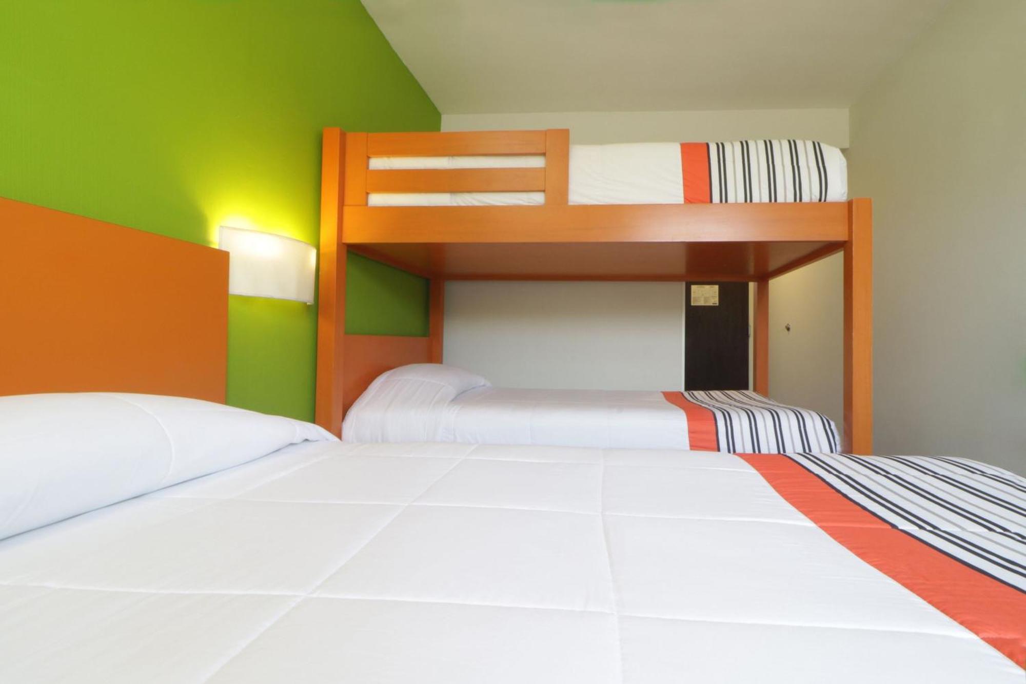 City Express Junior By Marriott Toluca Aeropuerto Exterior photo