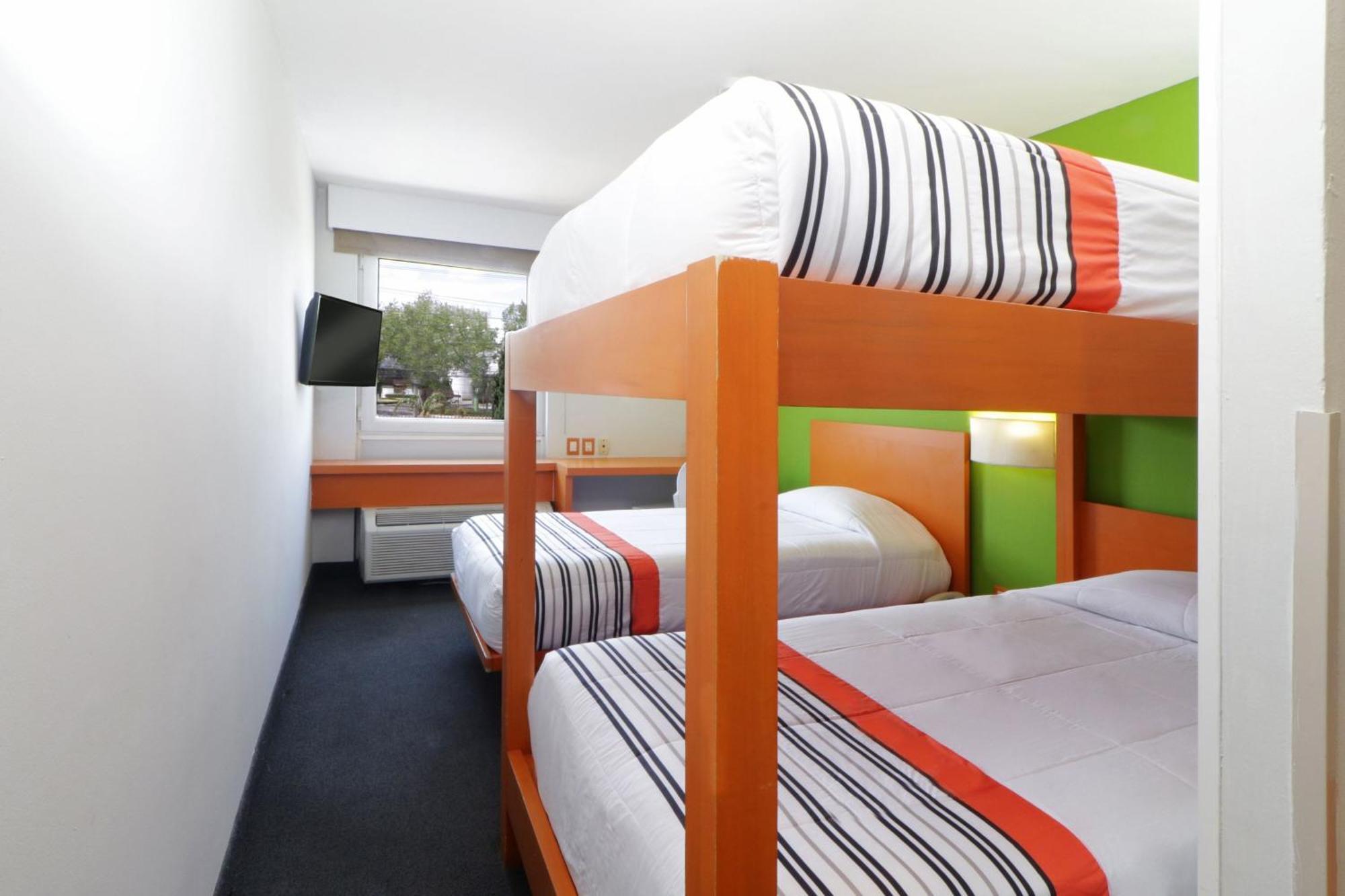 City Express Junior By Marriott Toluca Aeropuerto Exterior photo