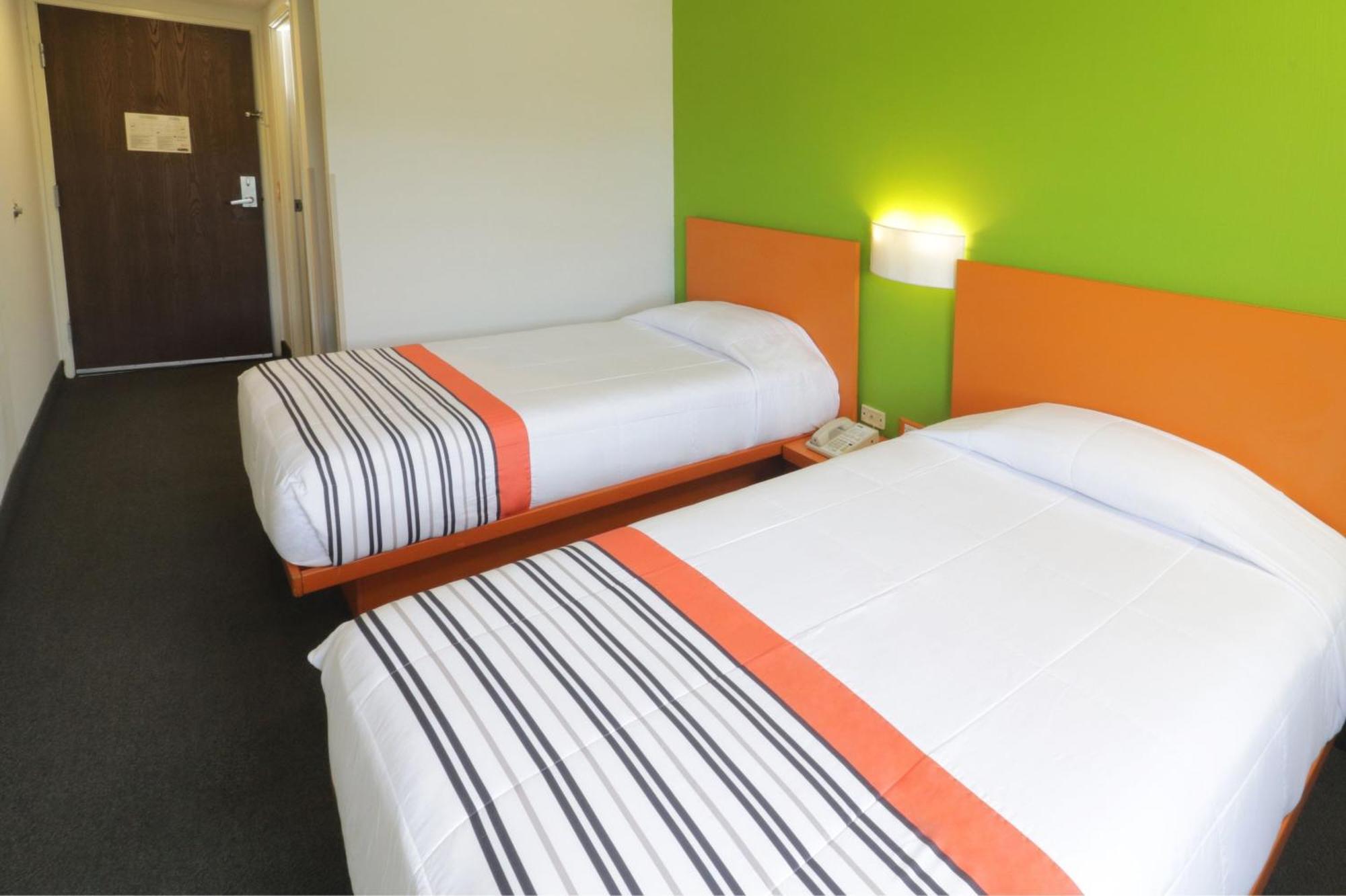 City Express Junior By Marriott Toluca Aeropuerto Exterior photo