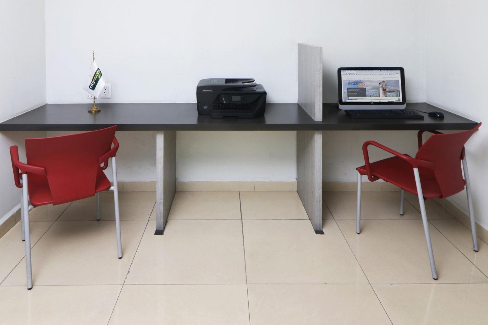 City Express Junior By Marriott Toluca Aeropuerto Exterior photo