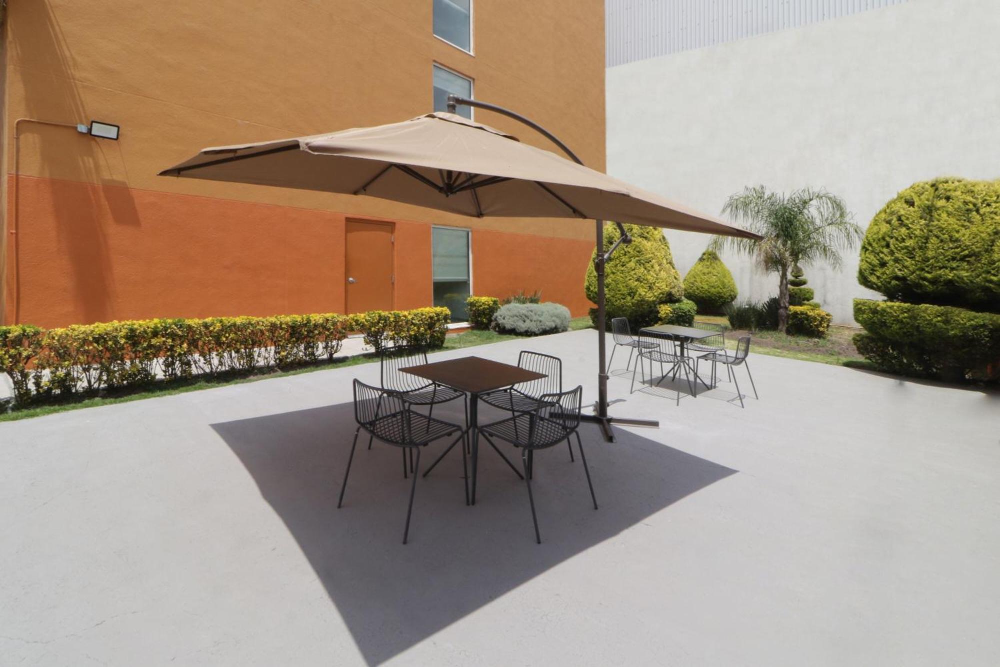 City Express Junior By Marriott Toluca Aeropuerto Exterior photo