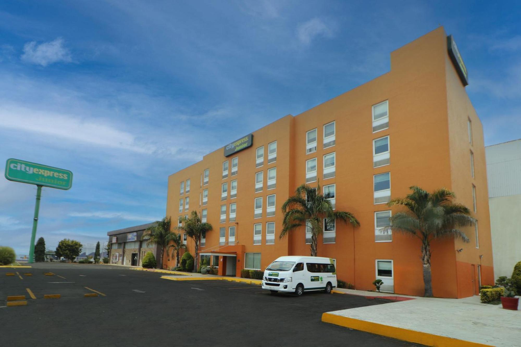 City Express Junior By Marriott Toluca Aeropuerto Exterior photo